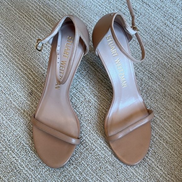 Stuart Weitzman Nudistsong Nude Patent Leather Heels - Picture 6 of 13